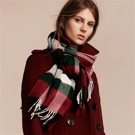 burberry scarf looks